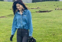 何穗最新爆料视频播放,揭秘时尚界背后的故事